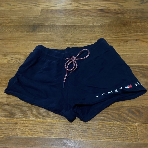 Tommy Hilfiger shorts - Picture 1 of 4